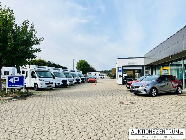 Wohnmobile, Wohnwagen und Fahrzeuge